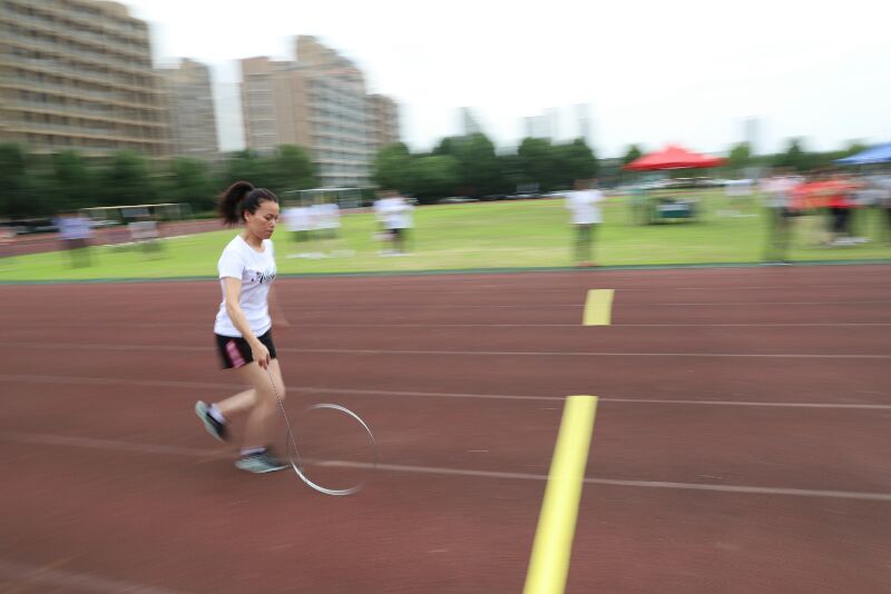 1529566419157603.jpg 铁环接力.jpg